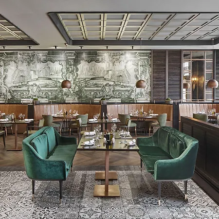 Hotel Titanic Chaussee 4*