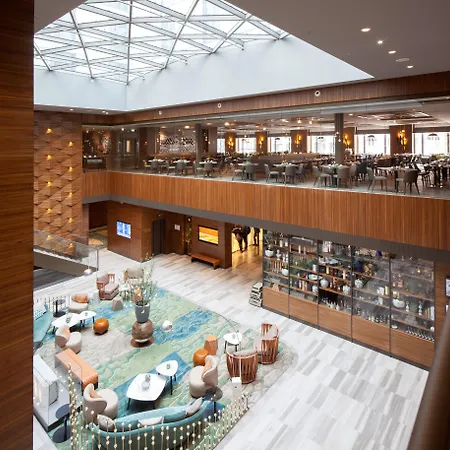 Szálloda Titanic Chaussee 4*