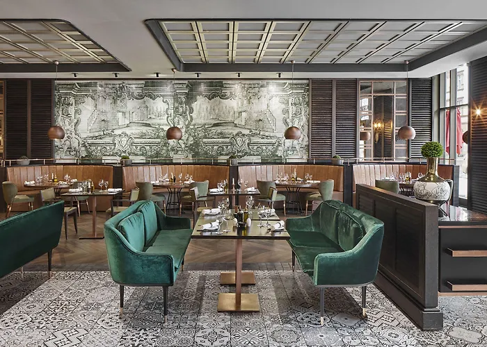 호텔 Titanic Chaussee 4*