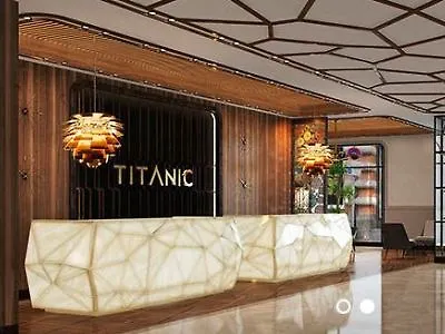 호텔 Titanic Chaussee 4*